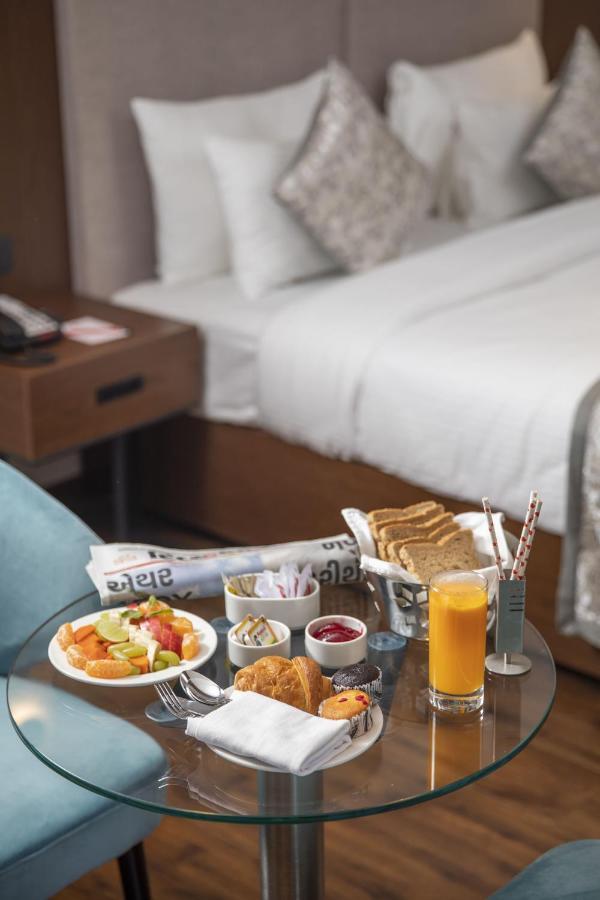 Ramee International Surat Hotel Eksteriør billede