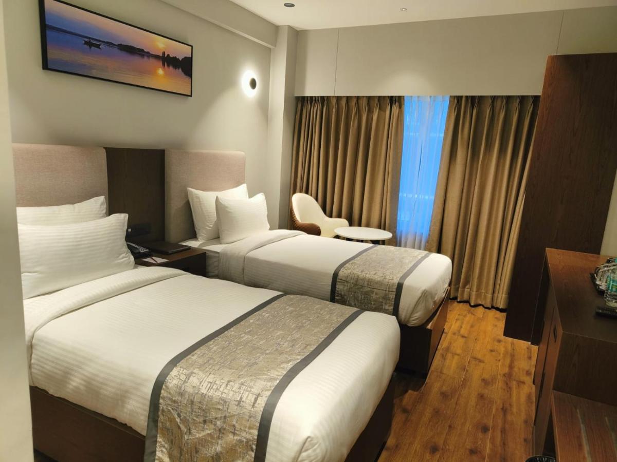 Ramee International Surat Hotel Eksteriør billede