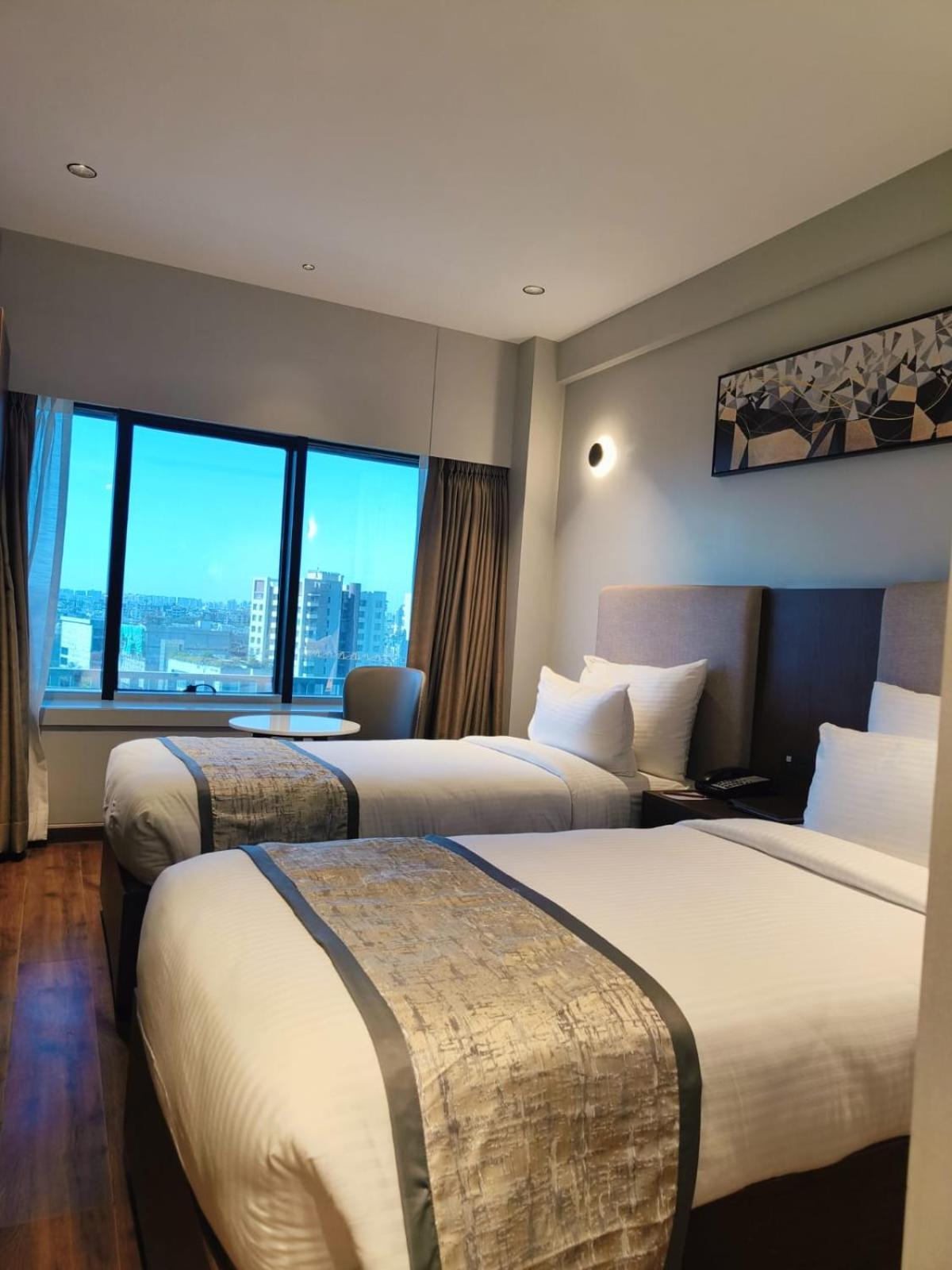Ramee International Surat Hotel Eksteriør billede
